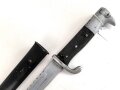 Kaiserreich und 1.Weltkrieg, kurzes Seitengewehr M1898 mit Sägerücken. Eigentumstsück, die hintere Griffschale beschädigt. Scheide Originallack