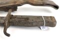 1. Weltkrieg, Ersatzseitengewehr im Koppelschuh. Blechprägegriff, ungereinigtes Stück, Originallack.
