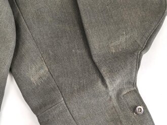 Stiefelhose für Offiziere der Waffen SS oder des Heeres. Eigentumstück aus italienischerm Tuch, getragen, mit etlichen Flickstellen
