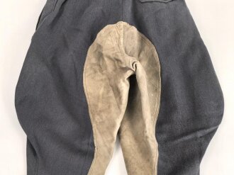Stiefelhose für Offiziere der Luftwaffe. Getragenes Eigentumstück, leicht beschädigt