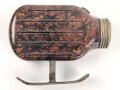 Dynamotaschenlampe aus brauner Preßmasse. Dreht aber ohne Funktion
