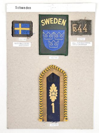 Schweden, Sammlung verschiedener Abzeichen, auf Karton...