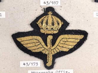 Schweden, Sammlung Abzeichen der Luftwaffe, auf Karton getackert
