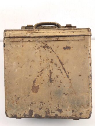Wehrmacht Motorrad Packtasche mit Halterung. Originallack, ungereinigt