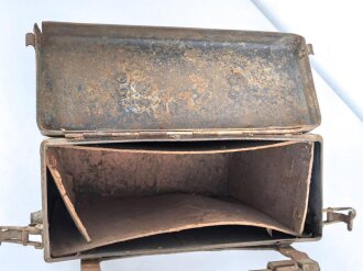 Wehrmacht Motorrad Packtasche mit Halterung. Originallack, ungereinigt