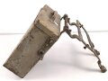 Wehrmacht Motorrad Packtasche mit Halterung. Originallack, ungereinigt