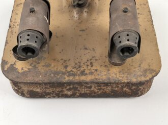Vorheizer, Anwärmer für Motoren der Wehrmacht. Seltene Ausführung vermutlich für Panzerfahrzeuge, Originallack, ungereinigt und vollständig leer