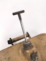 Vorheizer, Anwärmer für Motoren der Wehrmacht. Seltene Ausführung vermutlich für Panzerfahrzeuge, Originallack, ungereinigt und vollständig leer