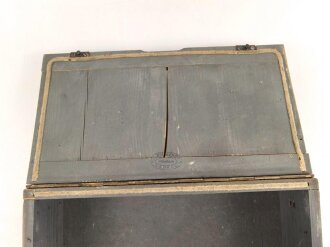 KFZ Verbandkasten Wehrmacht. Einheitsfarbe Originallack, ungereinigt