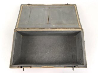 KFZ Verbandkasten Wehrmacht. Einheitsfarbe Originallack, ungereinigt