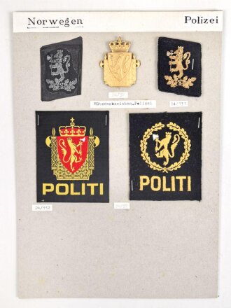 Norwegen, Sammlung verschiedener Abzeichen der Polizei, auf Karton getackert