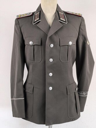DDR, Uniformjacke eines Angehörigen im Wachregiment...