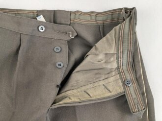 DDR, Uniformjacke und Hose eines Angehörigen im Wachregiment „Feliks Dzierzynski“ Die Jaxcke datiert 1975, guter Gesamtzustand