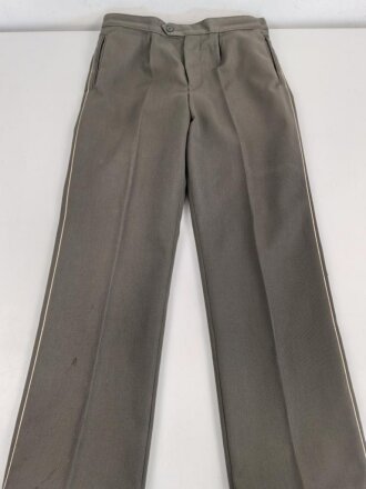 DDR, Uniformjacke und Hose eines Angehörigen im Wachregiment „Feliks Dzierzynski“ Die Jaxcke datiert 1975, guter Gesamtzustand