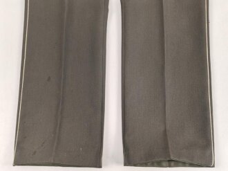 DDR, Uniformjacke und Hose eines Angehörigen im Wachregiment „Feliks Dzierzynski“ Die Jaxcke datiert 1975, guter Gesamtzustand