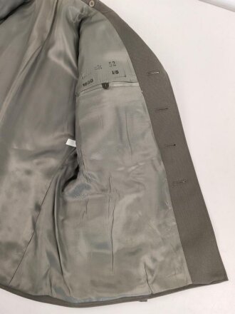 DDR, Uniformjacke und Hose eines Angehörigen im Wachregiment „Feliks Dzierzynski“ Die Jaxcke datiert 1975, guter Gesamtzustand