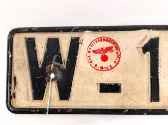 Nummernschild für KFZ, Originallack, Stempel des "Polizeipräsident der Stadt Wien ?"