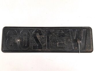 Nummernschild für KFZ, Originallack, Stempel des "Polizeipräsident der Stadt Wien ?"