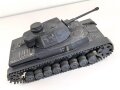 Panzer Kampfwagen IV . Übungs- und Erkennungsmodell der Wehrmacht. Originallack, leicht beschädigt, Gesamtlänge 50cm.