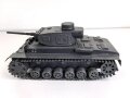 Panzer Kampfwagen III . Übungs- und Erkennungsmodell der Wehrmacht. Originallack, leicht beschädigt, Gesamtlänge 50cm.