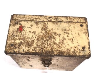 Kasten für Panzerkampfwagen der Wehrmacht. Ich glaube zu wissen für Kopfhörer. Originallack, ungereinigt