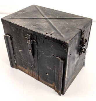 Staukasten für ein Fahrzeug oder Geschütz der Wehrmacht. Maße  25 x 30 x 20cm
