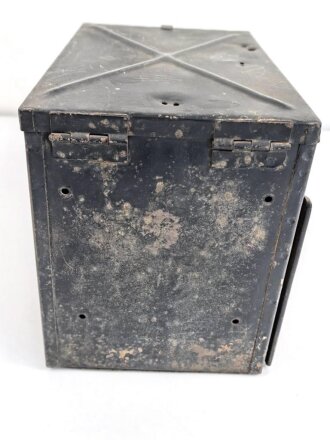 Staukasten für ein Fahrzeug oder Geschütz der Wehrmacht. Maße  25 x 30 x 20cm