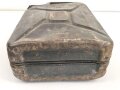 20 Liter Kraftstoff Kanister Wehrmacht. Hersteller " SANDRIK" Vollständig leer. Originallack, ungereinigt. KEIN VERSAND NACH ÜBERSEE