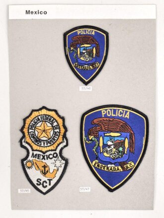 Mexiko, Sammlung Abzeichen der Polizei, auf Karton getackert