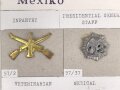 Mexiko, Sammlung verschiedener Abzeichen, auf Karton befestigt