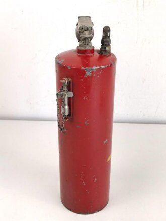 " TETRA" Feuerlöscher für Fahrzeuge der Wehrmacht. Letzte Prüfung am 10.4.1940. Originallack, ungereinigt, vollständig leer. KEIN VERSAND NACH ÜBERSEE