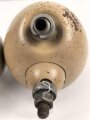 Paar Scheinwerfer für Fahrzeuge der Wehrmacht. Sandfarbener Originallack, Scheibendurchmesser 14cm. Guter Zustand, Funktion nicht geprüft