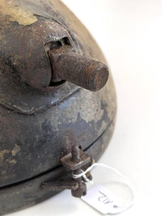 Paar Scheinwerfer für Fahrzeuge der Wehrmacht. Originale Tarnlackierung,  Scheibendurchmesser 20cm, Die Schrauben wurden ewig nicht mehr geöffnet, dabei soll es bleiben.  Funktion nicht geprüft