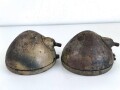 Paar Scheinwerfer für Fahrzeuge der Wehrmacht. Originale Tarnlackierung,  Scheibendurchmesser 20cm, Die Schrauben wurden ewig nicht mehr geöffnet, dabei soll es bleiben.  Funktion nicht geprüft