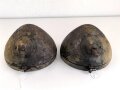 Paar Scheinwerfer für Fahrzeuge der Wehrmacht. Originale Tarnlackierung,  Scheibendurchmesser 20cm, Die Schrauben wurden ewig nicht mehr geöffnet, dabei soll es bleiben.  Funktion nicht geprüft