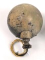 Paar Scheinwerfer für Fahrzeuge der Wehrmacht. Originale Tarnlackierung,  Scheibendurchmesser 21cm, Die Schrauben wurden ewig nicht mehr geöffnet, dabei soll es bleiben.  Funktion nicht geprüft