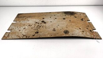 Panzerplatte für ein Fahrzeug der Wehrmacht. Originallack, Maße 50 x 100cm. Wiegt unverpackt 21kg