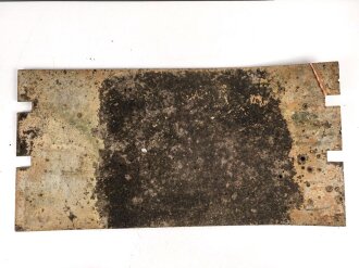 Panzerplatte für ein Fahrzeug der Wehrmacht. Originallack, Maße 50 x 100cm. Wiegt unverpackt 21kg
