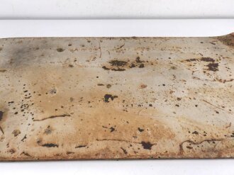 Panzerplatte für ein Fahrzeug der Wehrmacht. Originallack, Maße 50 x 100cm. Wiegt unverpackt 21kg