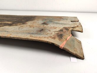Panzerplatte für ein Fahrzeug der Wehrmacht. Originallack, Maße 50 x 100cm. Wiegt unverpackt 21kg
