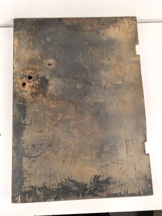Tür für ein Kraftfahrzeug der Wehrmacht. Originallack, ungereinigt, Maße 66 x 93cm