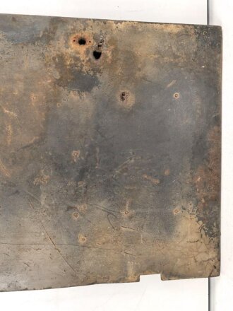 Tür für ein Kraftfahrzeug der Wehrmacht. Originallack, ungereinigt, Maße 66 x 93cm