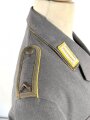 Bundeswehr , Dienstrock für einen Feldwebel der Nachrichtentruppe. Eigentumstück in sehr gutem Zustand