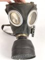 Schweden, Gasmaske Typ4 datiert 1941 Maskenkörper angetrocknet, mit Filter datiert 1943