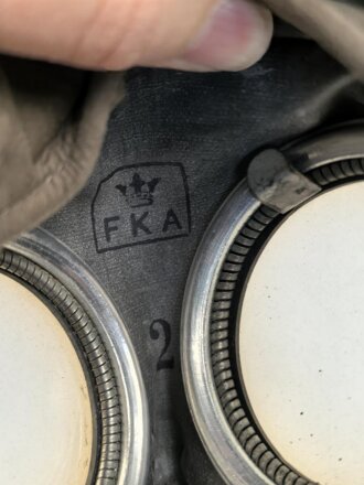 Schweden, Gasmaske in gutem Zustand mit Filter, dieser datiert 1939