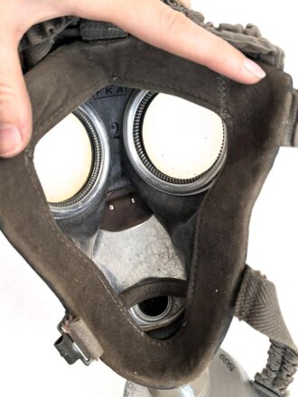Schweden, Gasmaske in gutem Zustand mit Filter, dieser datiert 1939