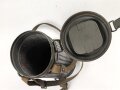 Gasmaskendose " Bereitschaftsbüchse" Modell 1938 Wehrmacht. Originale Beriemung, ungereinigtes Stück