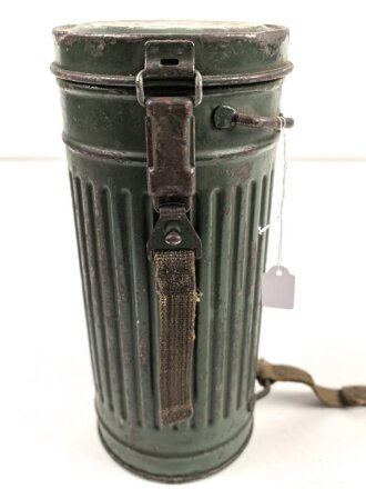 Gasmaskendose " Bereitschaftsbüchse" Modell 1938 Wehrmacht. Datiert 1944. Neuzeitlich überlackiert