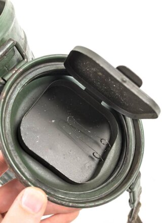 Gasmaskendose " Bereitschaftsbüchse" Modell 1938 Wehrmacht. Datiert 1944. Neuzeitlich überlackiert