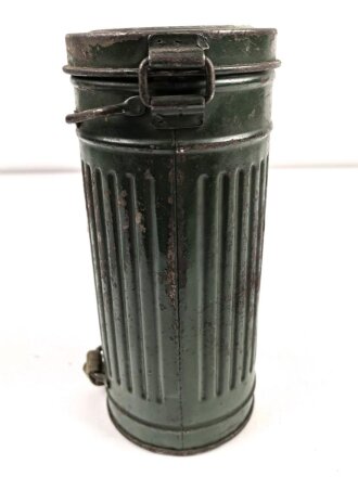Gasmaskendose " Bereitschaftsbüchse" Modell 1938 Wehrmacht. Datiert 1944. Neuzeitlich überlackiert